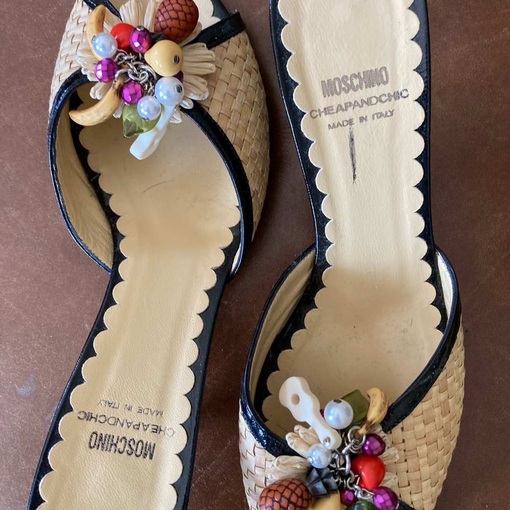 MOSCHINO SZ 38 1/2 Kitten Heel Sandals Made in Italy - Picture 4 of 11